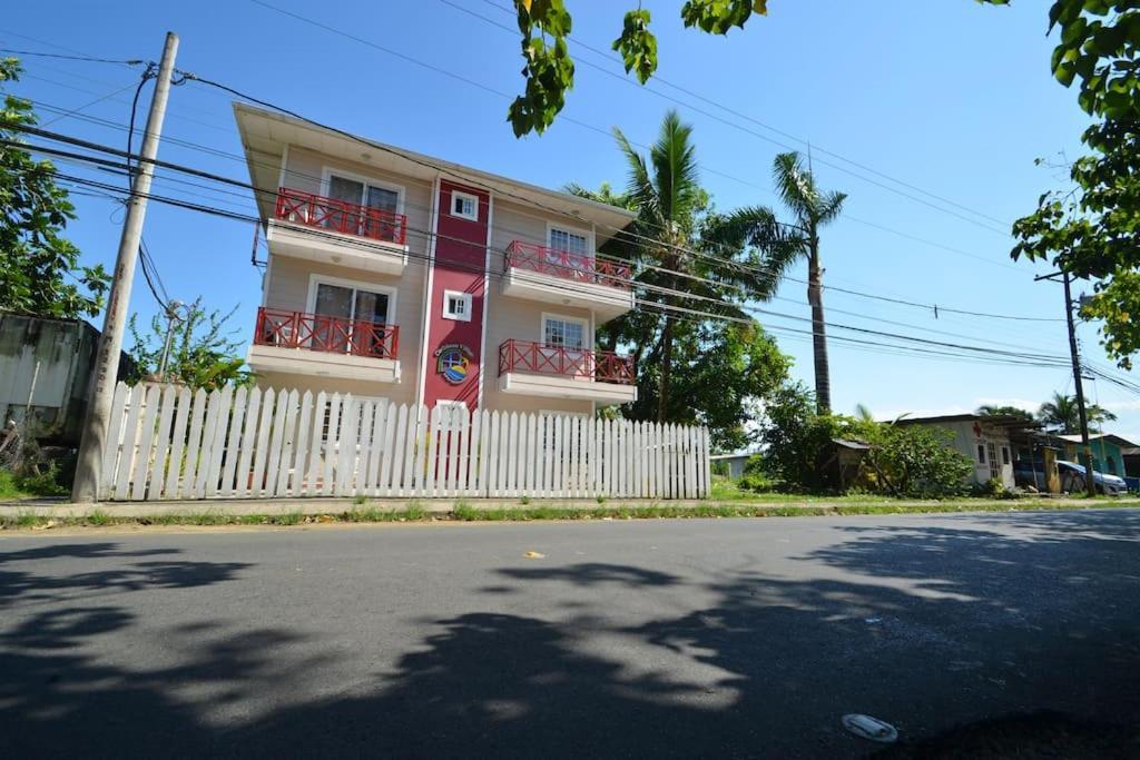 Caribbean Villages Aparments Bocas Town Bagian luar foto